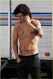 th_orlando-bloom-sympathy-for-delic-13.jpg