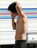 th_orlando-bloom-sympathy-for-delic-6.jpg