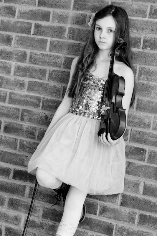 IMAGE: http://i55.photobucket.com/albums/g126/snoop69/Portraits/MollyHarmon-271.jpg