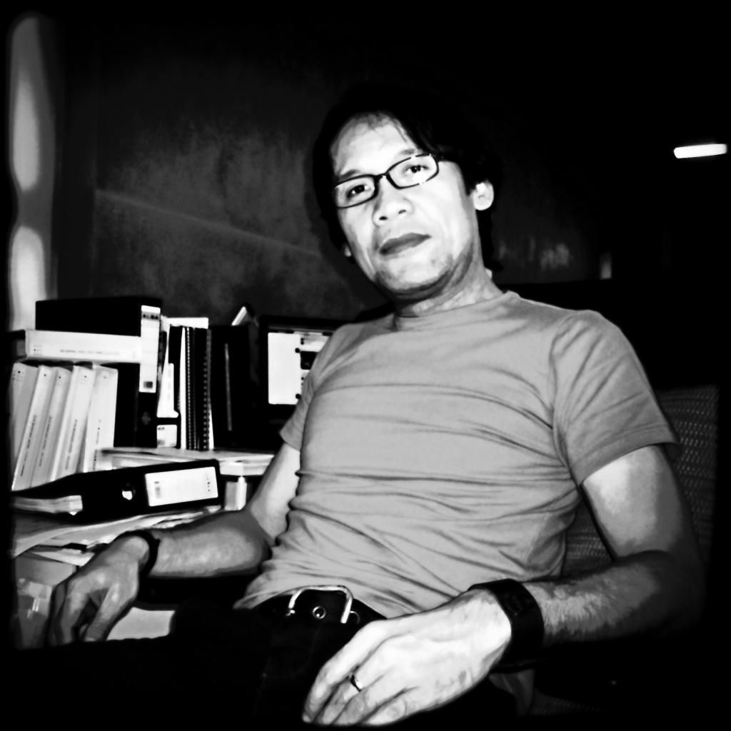 http://i55.photobucket.com/albums/g127/zernansuarez/my%20photo/LOMO_1DA.jpg