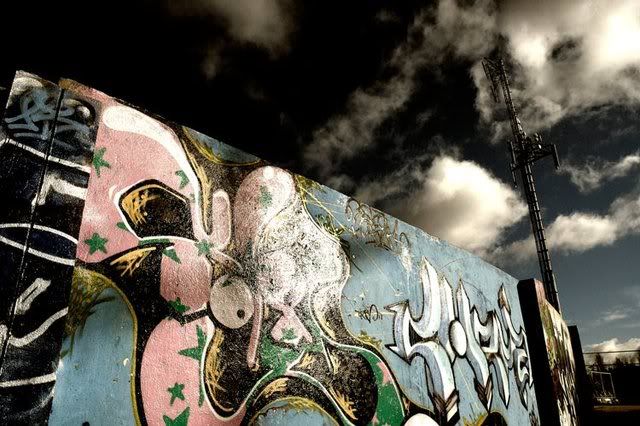 Obrázok “http://i55.photobucket.com/albums/g132/fancyfetish/Nathan/Grafiti.jpg” sa nedá zobraziť, pretože obsahuje chyby.