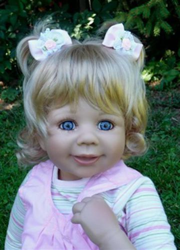 New Mondays Child Monika Levenig Masterpiece Doll 29 Blonde