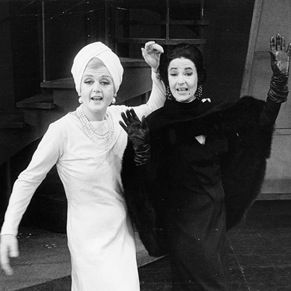 Angela Lansbury & Beatrice Arthur - Mame photo Angela_Lansbury_Beatrice_Arthur_zpse946844a.jpg