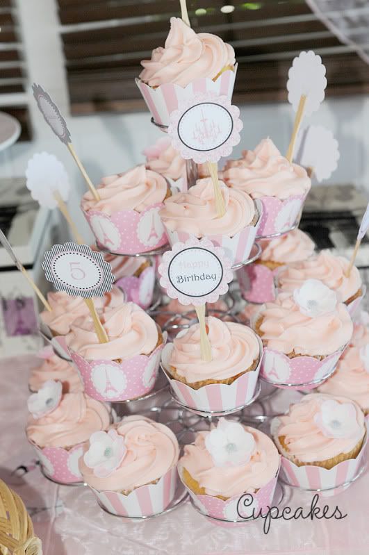 Pink Paris cupcakes