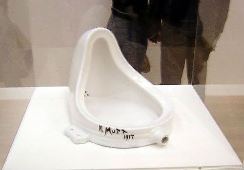 800px-Marcel_Duchamp_Fountain_at_Tate_Modern_by_David_Shankbone.jpg