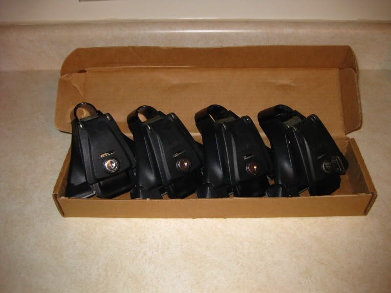FS (IL) !SOLD! Set of 4 Yakima QTowers, QClips, and SKS locks bundle