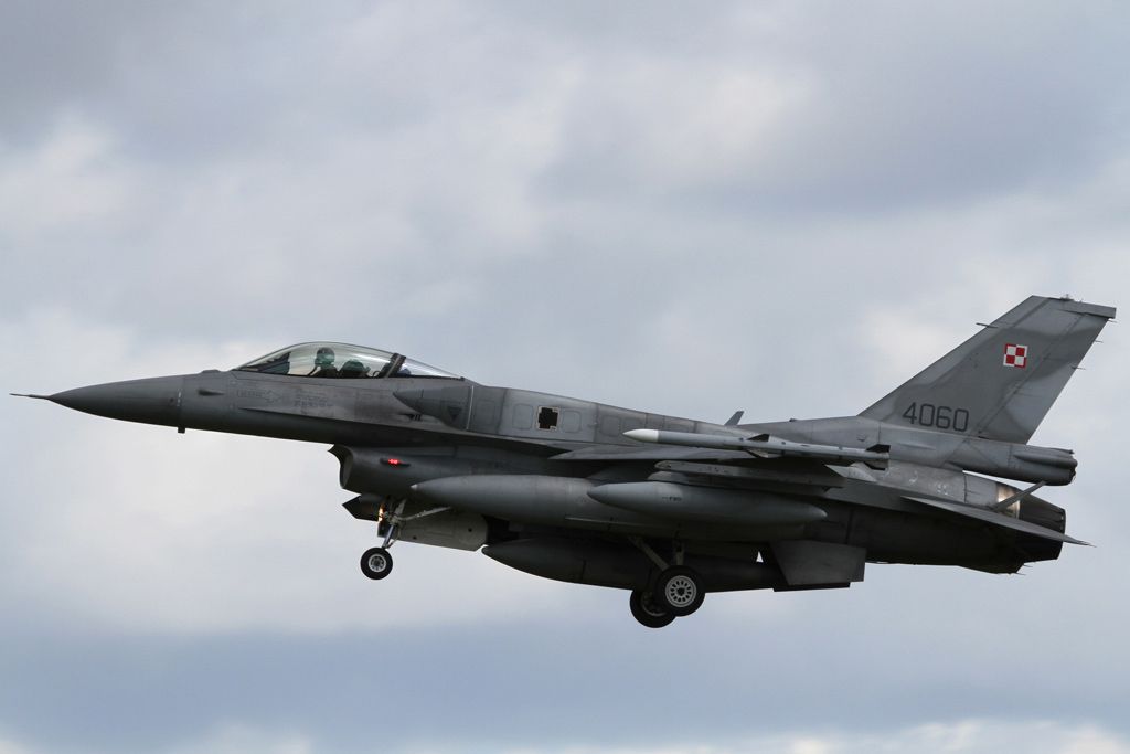 f16-1.jpg