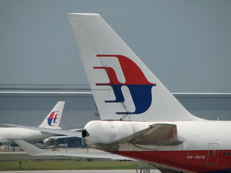http://i55.photobucket.com/albums/g155/Sam68040/malaysia%20aircraft/IMG_3082.jpg