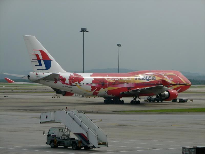 http://i55.photobucket.com/albums/g155/Sam68040/malaysia%20aircraft/IMG_3490.jpg