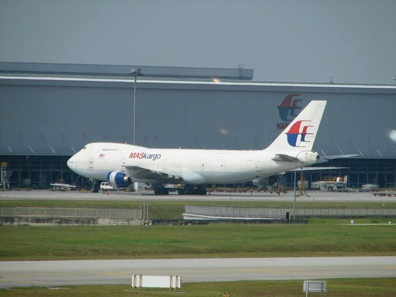 http://i55.photobucket.com/albums/g155/Sam68040/malaysia%20aircraft/IMG_3510.jpg
