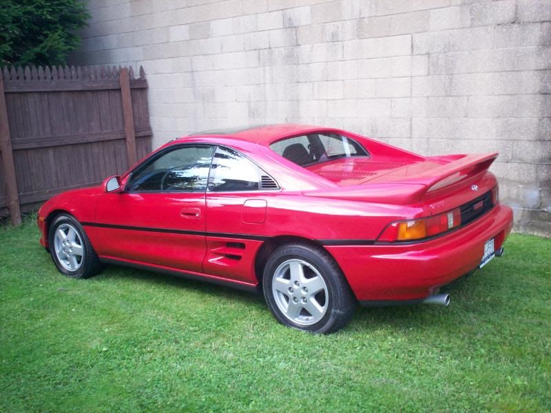 http://i55.photobucket.com/albums/g156/91MR2_photos/1991%20Toyota%20MR2%20-%20June%202011/008.jpg