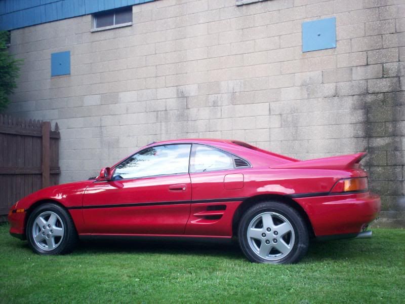 http://i55.photobucket.com/albums/g156/91MR2_photos/1991%20Toyota%20MR2%20-%20June%202011/009.jpg