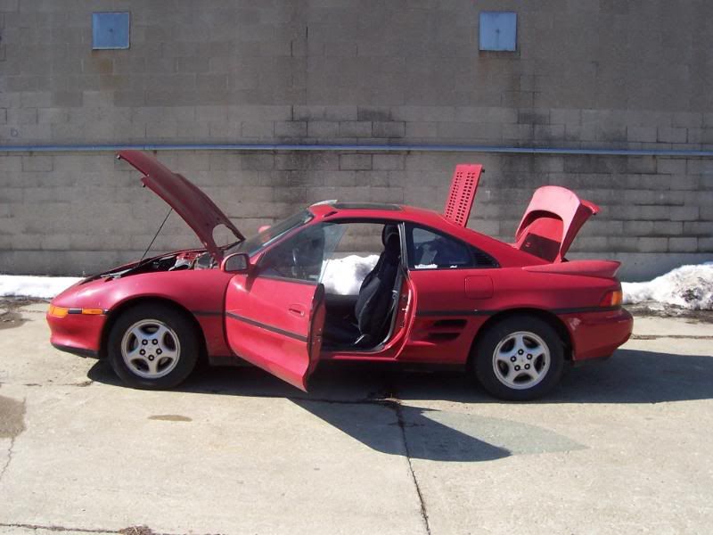 http://i55.photobucket.com/albums/g156/91MR2_photos/1991%20Toyota%20MR2%20CR%20-%20March%202010/1991ToyotaMR2-Crimson014.jpg