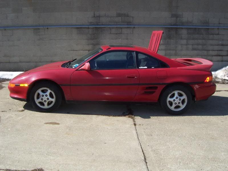 http://i55.photobucket.com/albums/g156/91MR2_photos/1991%20Toyota%20MR2%20CR%20-%20March%202010/1991ToyotaMR2-Crimson020.jpg