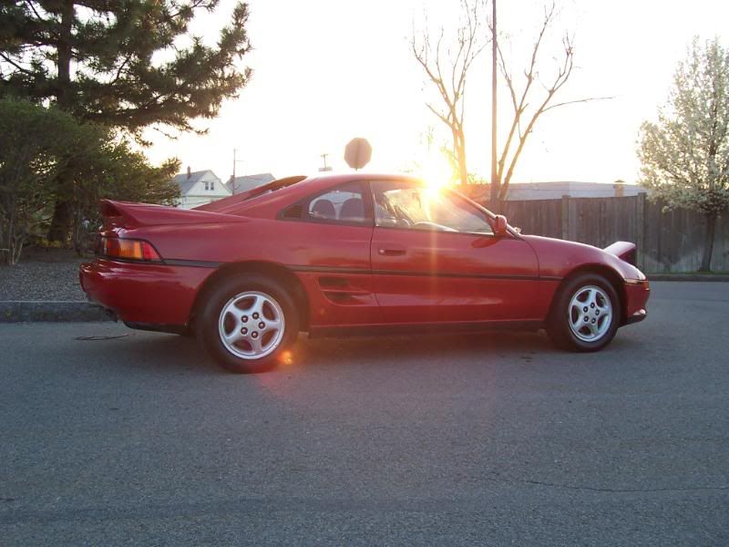 http://i55.photobucket.com/albums/g156/91MR2_photos/1991%20Toyota%20MR2%20CR%20-%20May%202010/MR2CR-Night008.jpg