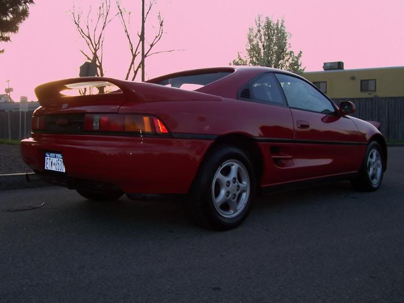 http://i55.photobucket.com/albums/g156/91MR2_photos/1991%20Toyota%20MR2%20CR%20-%20May%202010/MR2CR-Night010.jpg