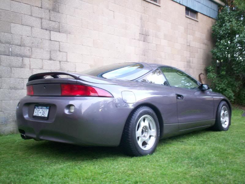 http://i55.photobucket.com/albums/g156/91MR2_photos/1998%20Mitsubishi%20Eclipse%20RS/018.jpg