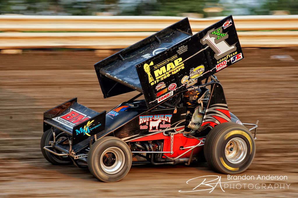 IMAGE: http://i55.photobucket.com/albums/g157/andersonproductions/060311WoOBelleville280-42.jpg