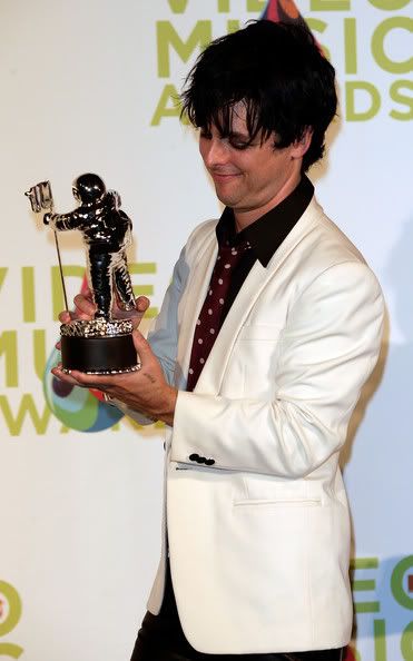 2005MTVVMAHostedDiddyPressRoomPXjXI.jpg