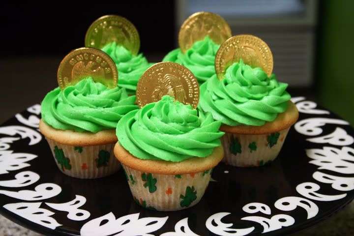 St-Pattys.jpg St. Patty's cupcakes image by BrightEyes_PR St-Pattys.jpg St. Patty's cupcakes image by BrightEyes_PR
