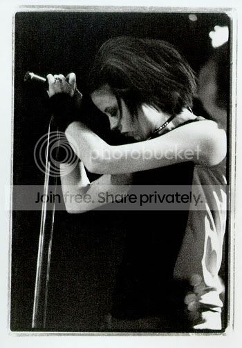 https://i55.photobucket.com/albums/g160/cukraz/micholder.jpg